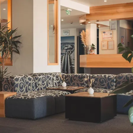 Chantereyne Hotell 3*