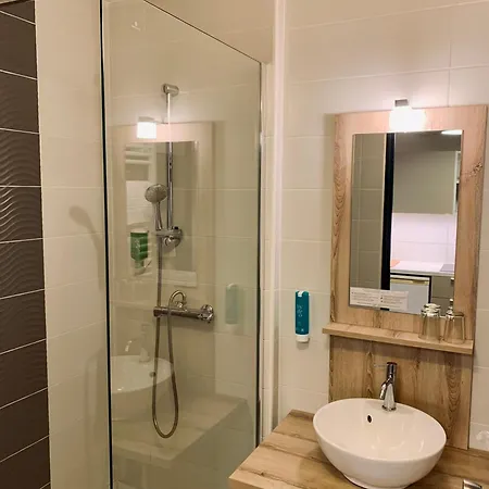 Chantereyne Hotell 3*